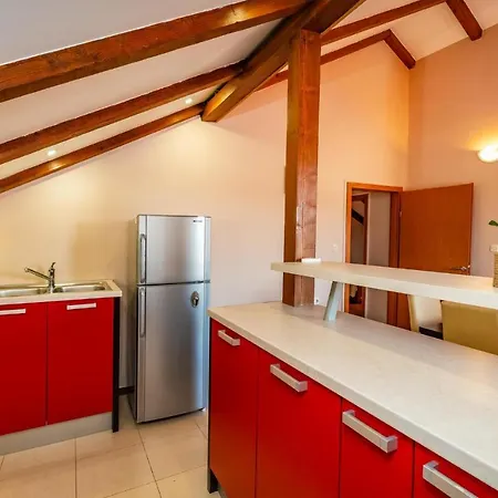 Amazing In Galovac With Kitchen بيت للعطل *