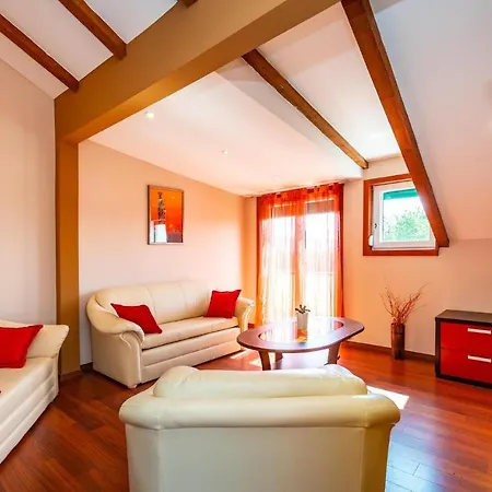 Amazing In Galovac With Kitchen Holiday home