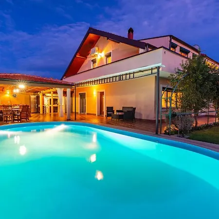 Holiday home Amazing In Galovac With Kitchen