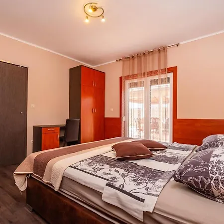Amazing In Galovac With Kitchen Holiday home Galovac (Zadar)